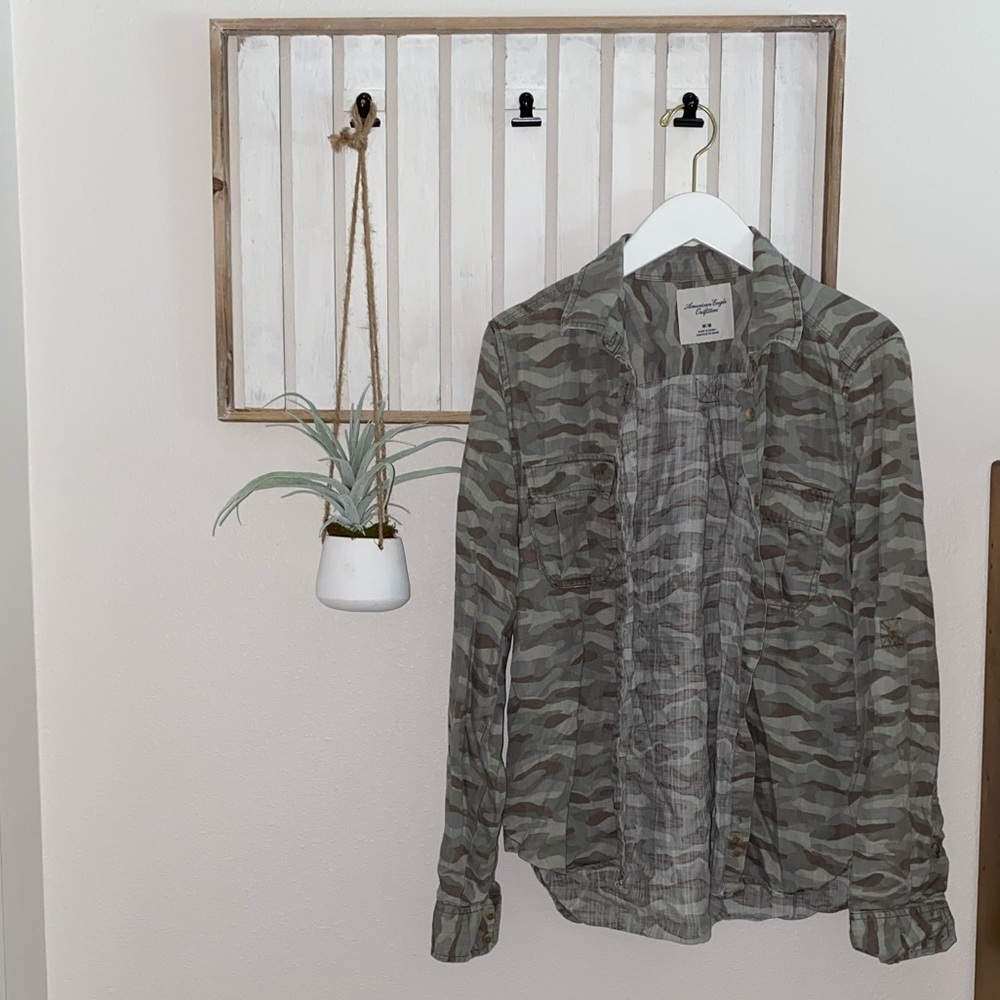 American Eagle Outfitters button up top